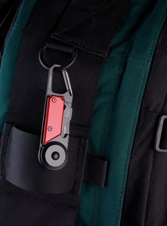 Brelok TROIKA Egon, z karabińczykiem, 5 funkcji, czarno‑czerwony