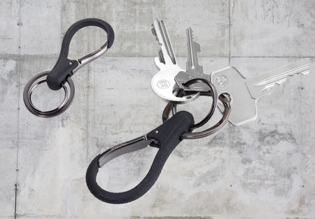 Brelok TROIKA 3xKey, 2 kółka do kluczy, karabińczyk, czarny